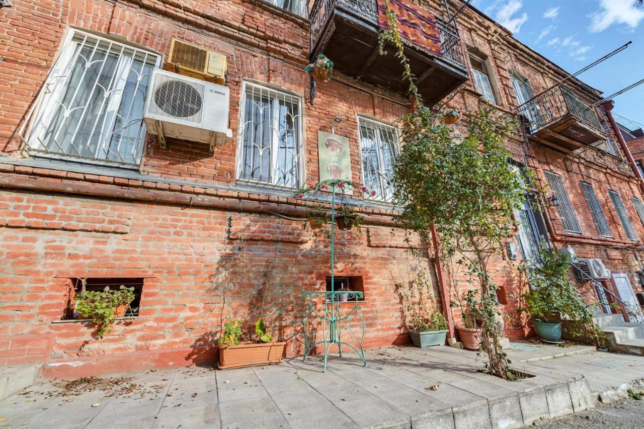 House 52 Boutique Hotel Tbilisi Exteriör bild