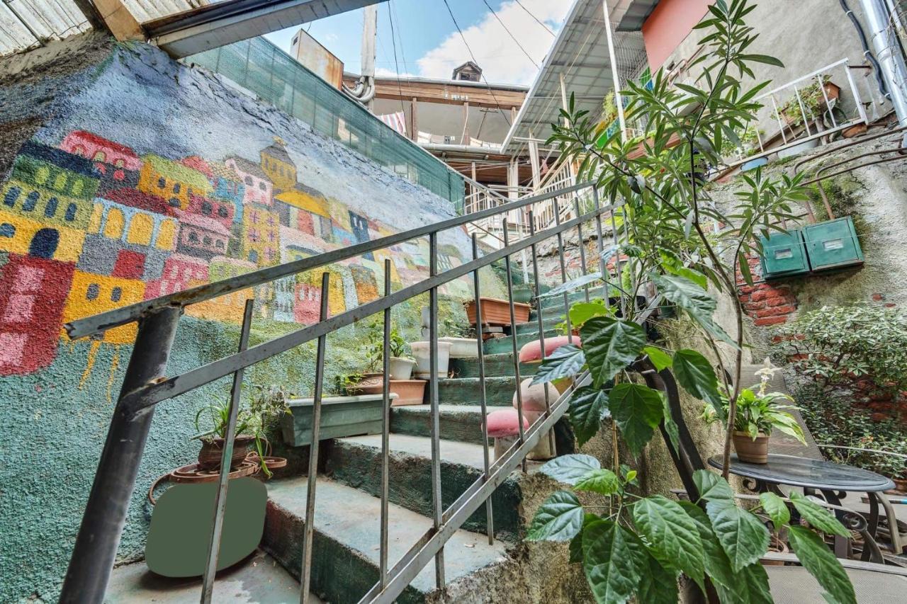 House 52 Boutique Hotel Tbilisi Exteriör bild